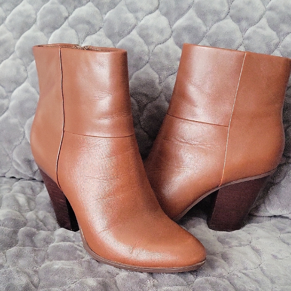 Nine West Women’s Brown Leather Ankle Boots – Size 8M
